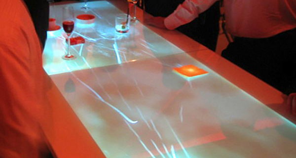 互動(dòng)吧臺(tái)系統(tǒng)