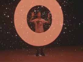 現實世界和虛擬世界同在，這個超展館太酷炫了